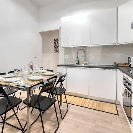 Apartment Carbonara Palace 2 - Luxury Comfort Under Medieval Towers *