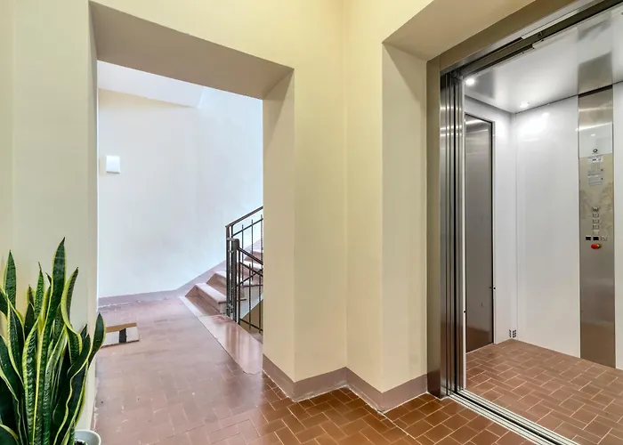 Daire Carbonara Palace 2 - Luxury Comfort Under Medieval Towers *